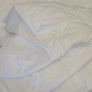 California King Mattress Protector Waterproof, 100% Waterproof Quilted Fitted Ma